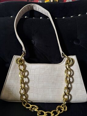 Cream Faux Croc-Embossed Shoulder Bag with Gold Chain